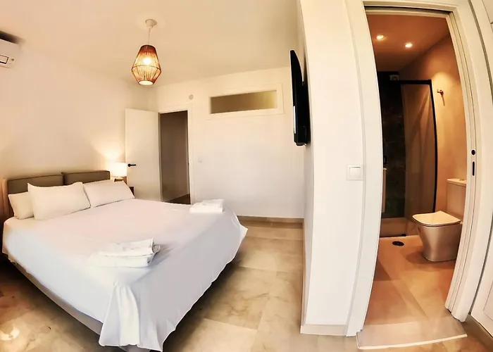 Seaside Golf Haven In Cabopino Daire Marbella
